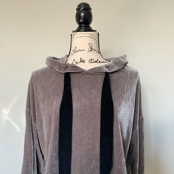 Zara Sweater - Picture 1 of 4